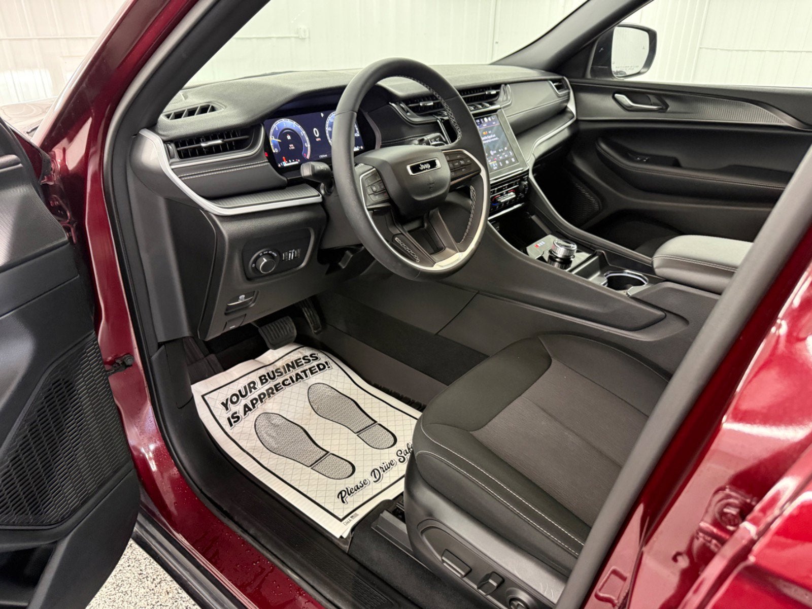2024 Jeep Grand Cherokee Laredo