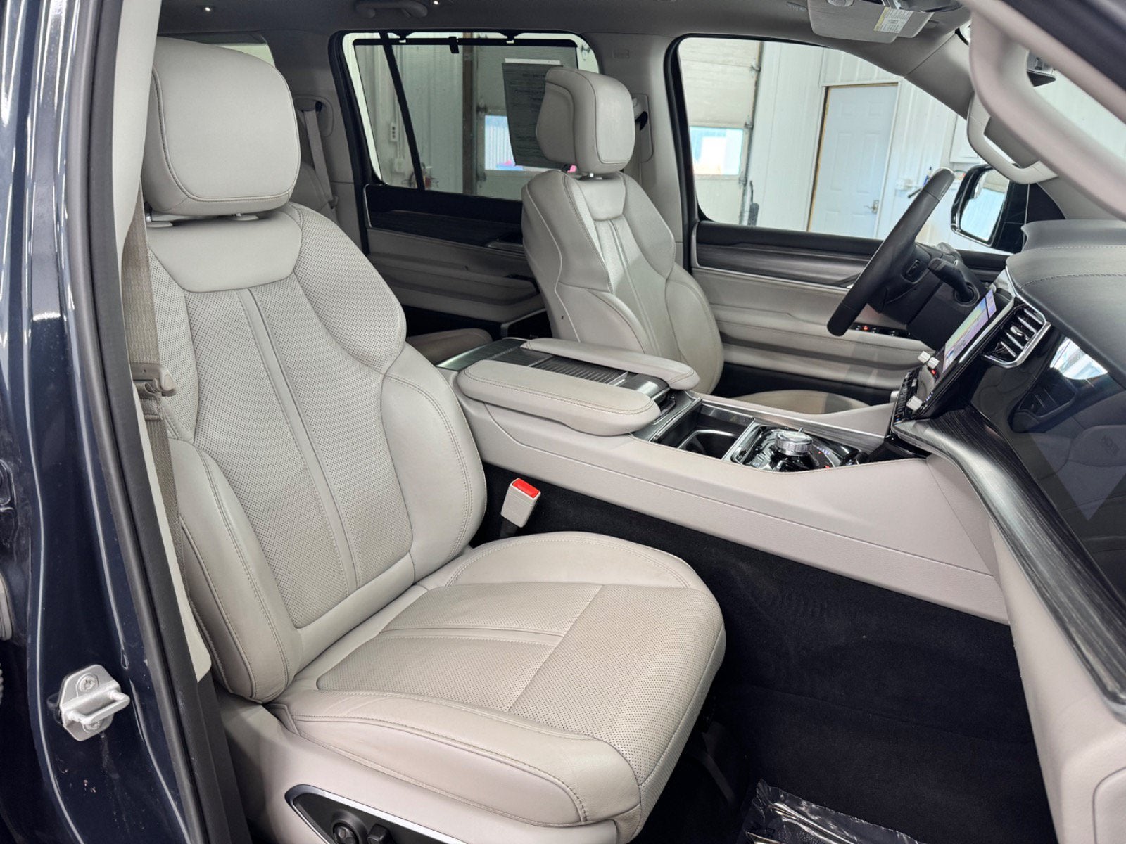 2023 Jeep Wagoneer L Series III