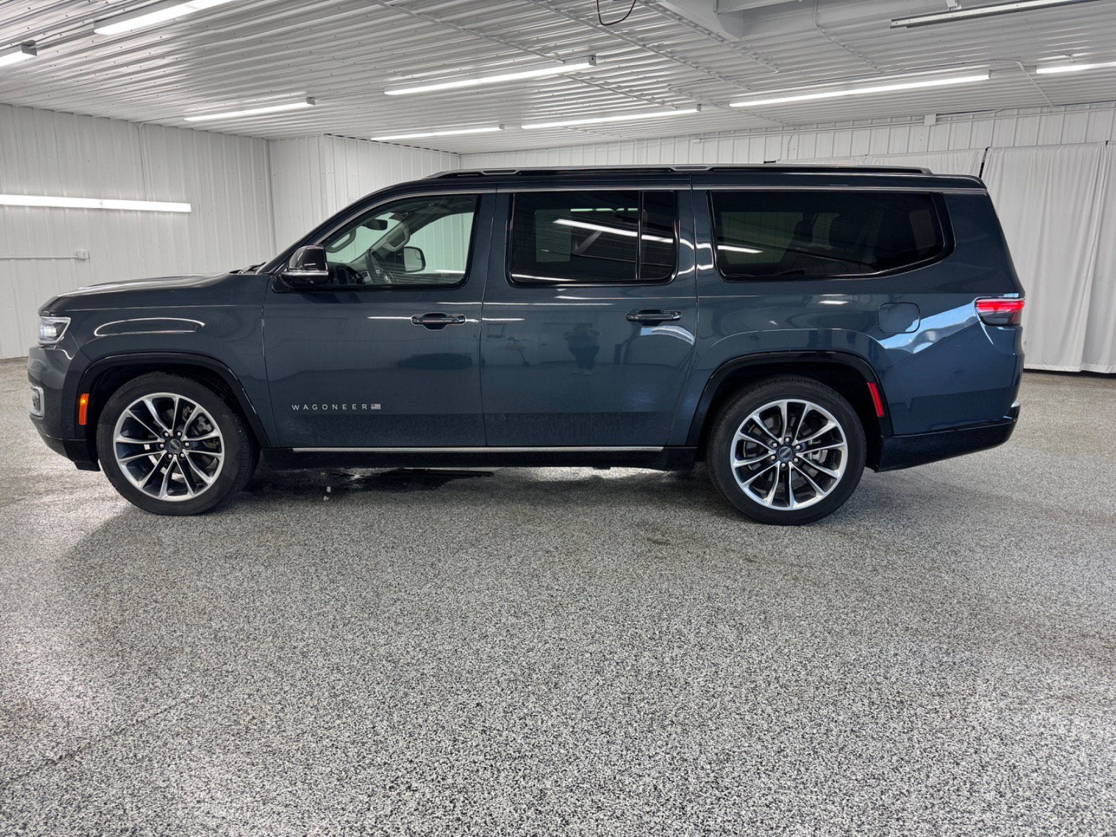2023 Jeep Wagoneer L Series III