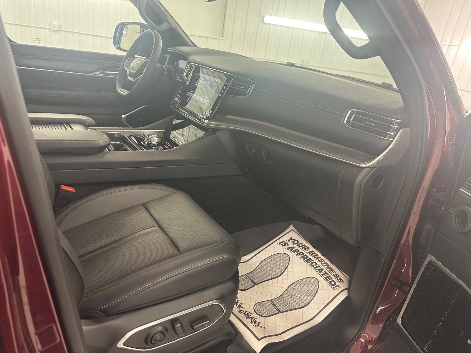 2024 Jeep Wagoneer L Series III