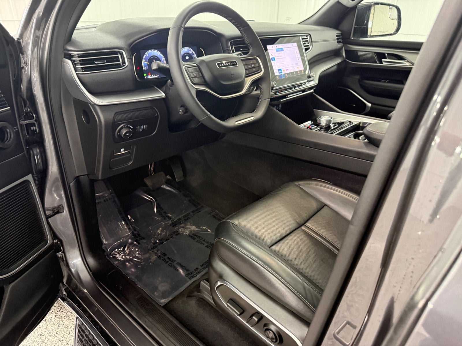 2025 Jeep Wagoneer Base