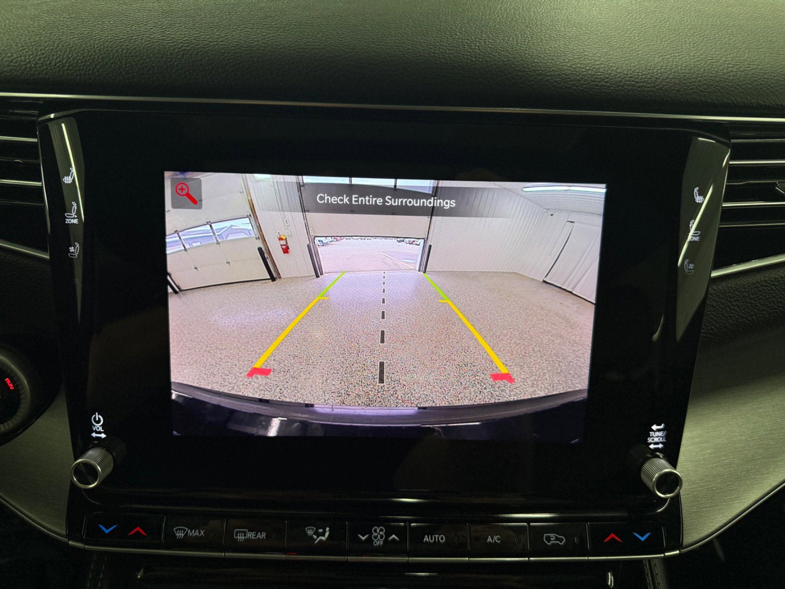 2025 Jeep Wagoneer Base