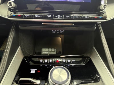 2025 Jeep Wagoneer Base