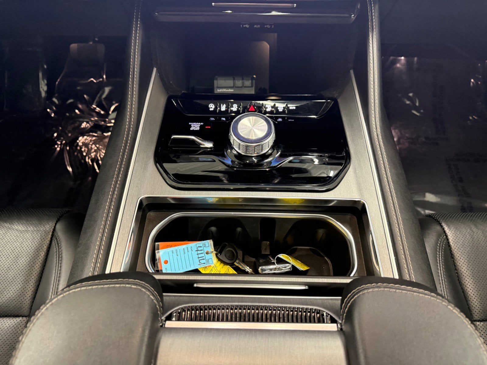 2025 Jeep Wagoneer Base