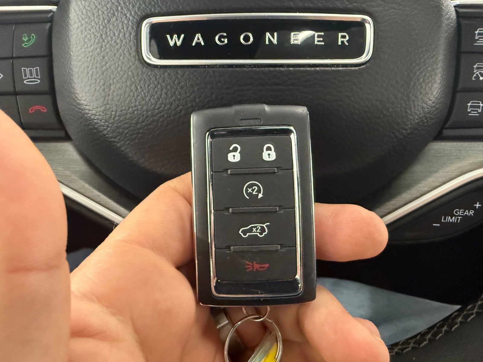 2025 Jeep Wagoneer Base