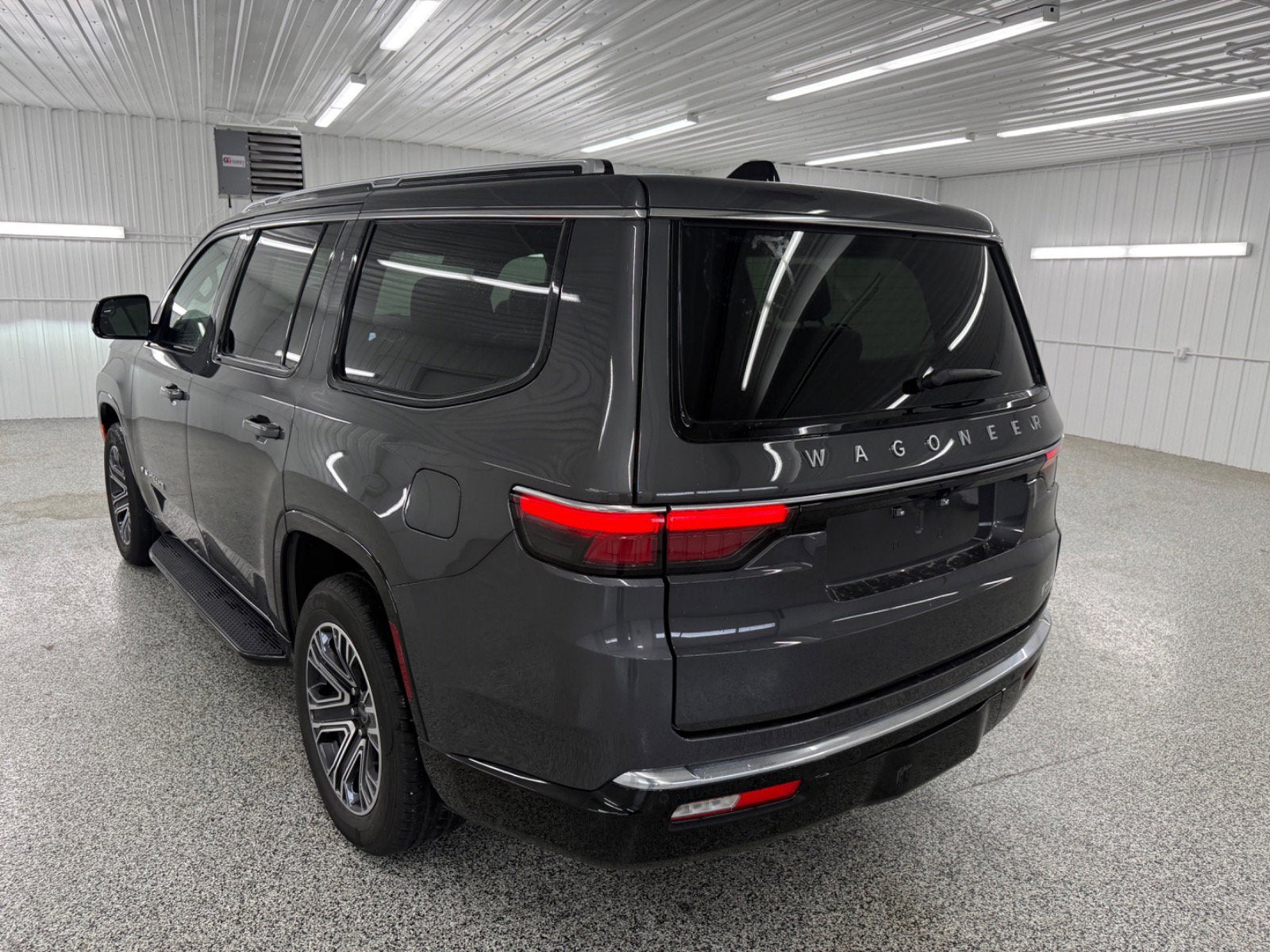 2025 Jeep Wagoneer Base