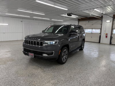 2025 Jeep Wagoneer Base