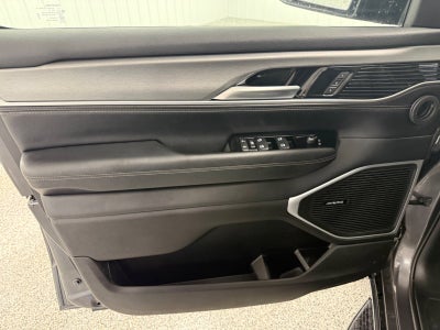 2025 Jeep Wagoneer Base