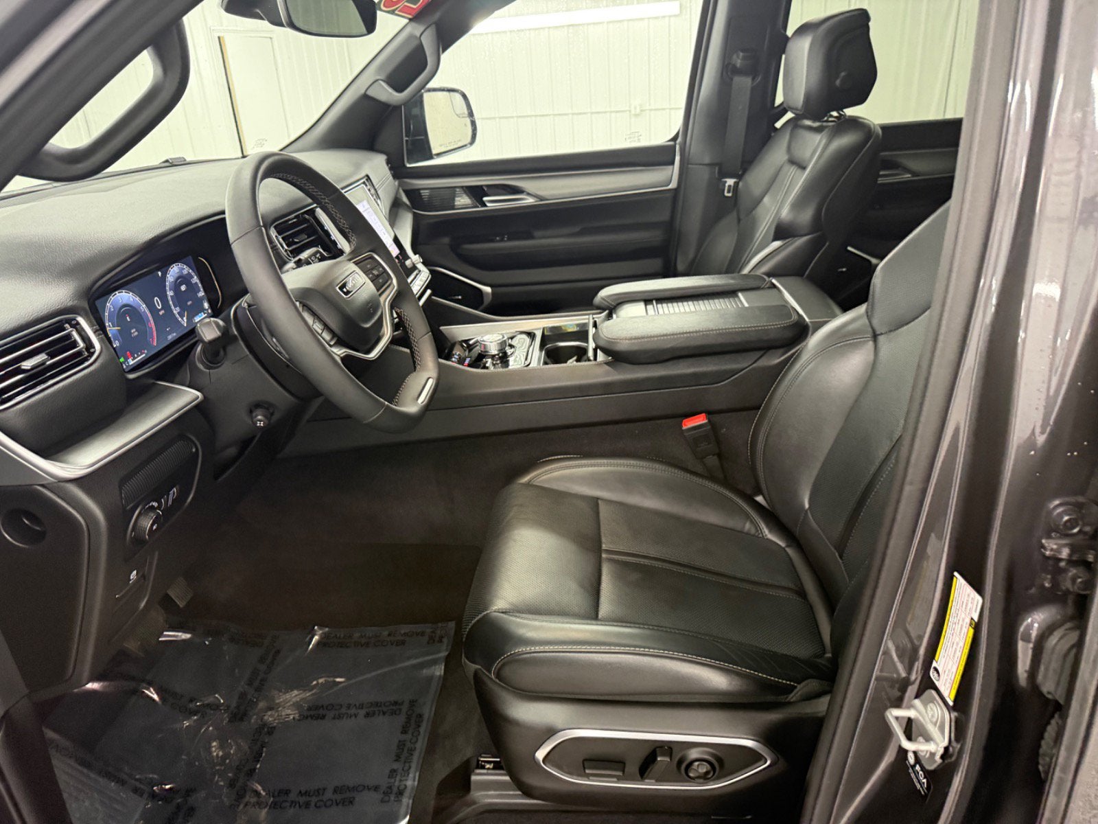 2025 Jeep Wagoneer Base