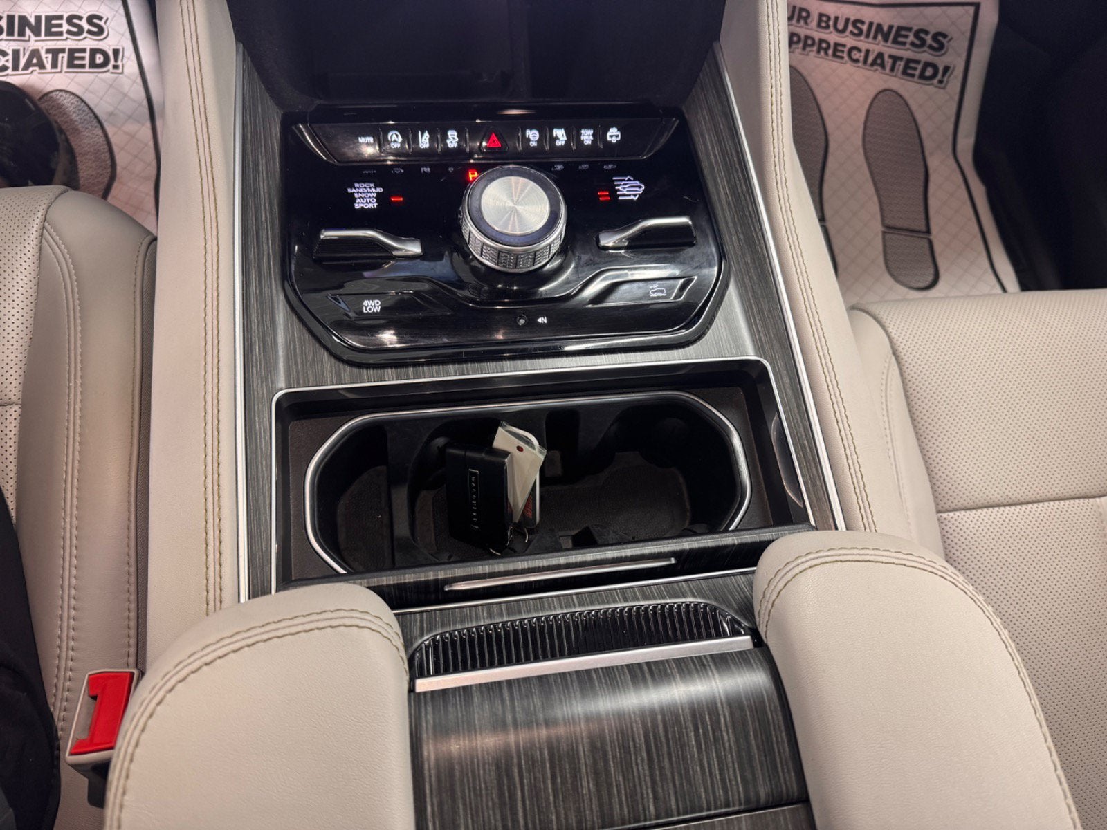 2023 Jeep Wagoneer Series III