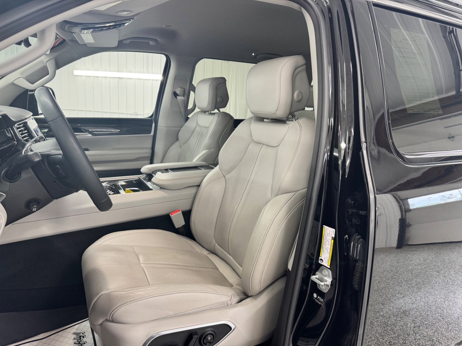 2022 Jeep Wagoneer Series III