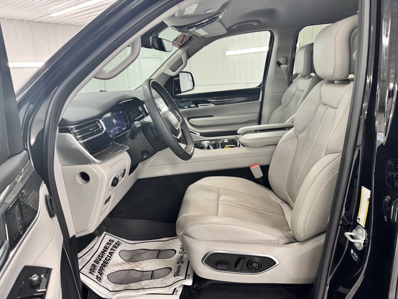 2022 Jeep Wagoneer Series III