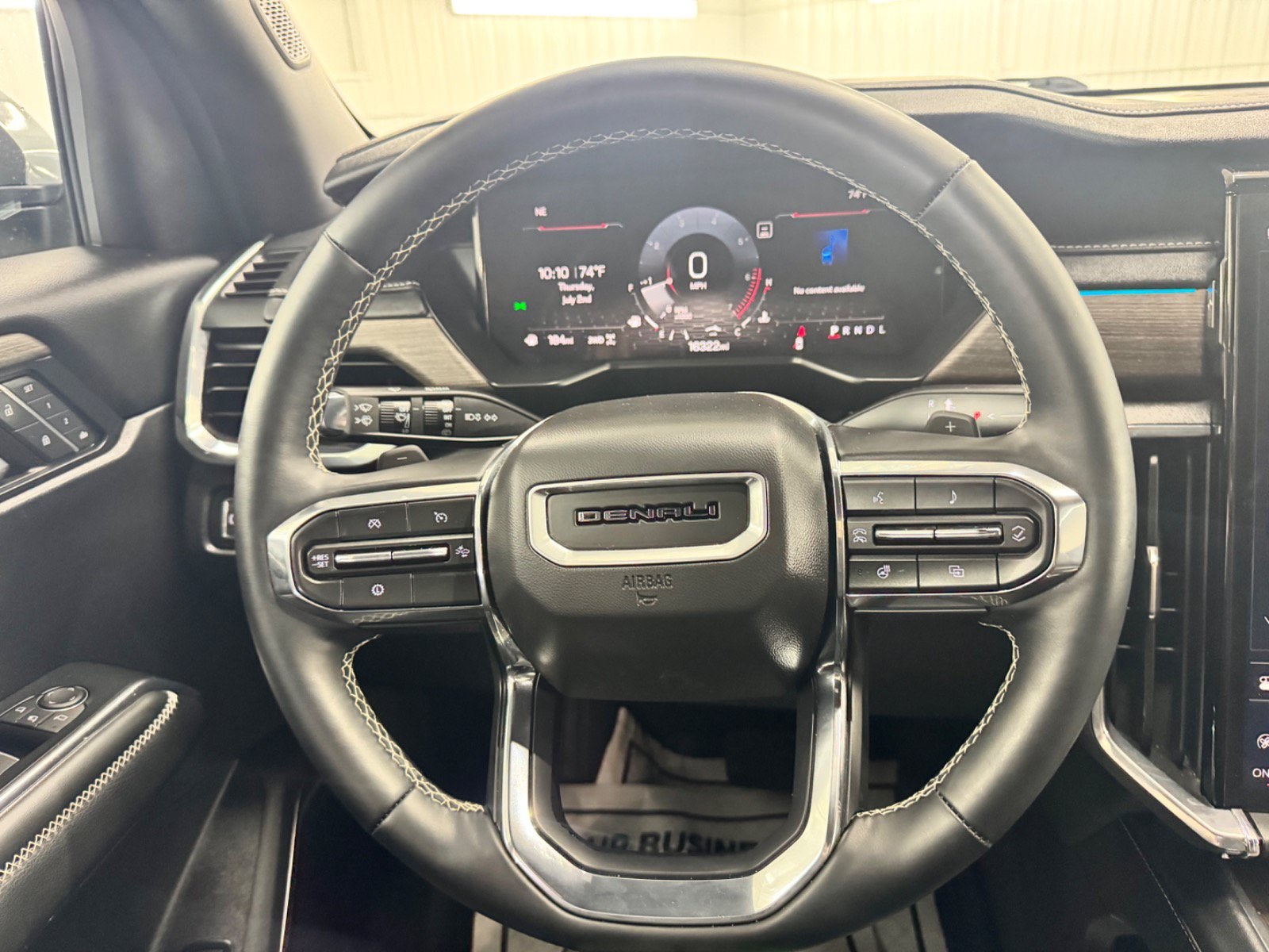 2024 GMC Acadia Denali