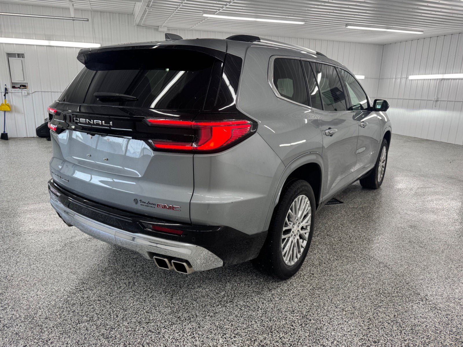 2024 GMC Acadia Denali