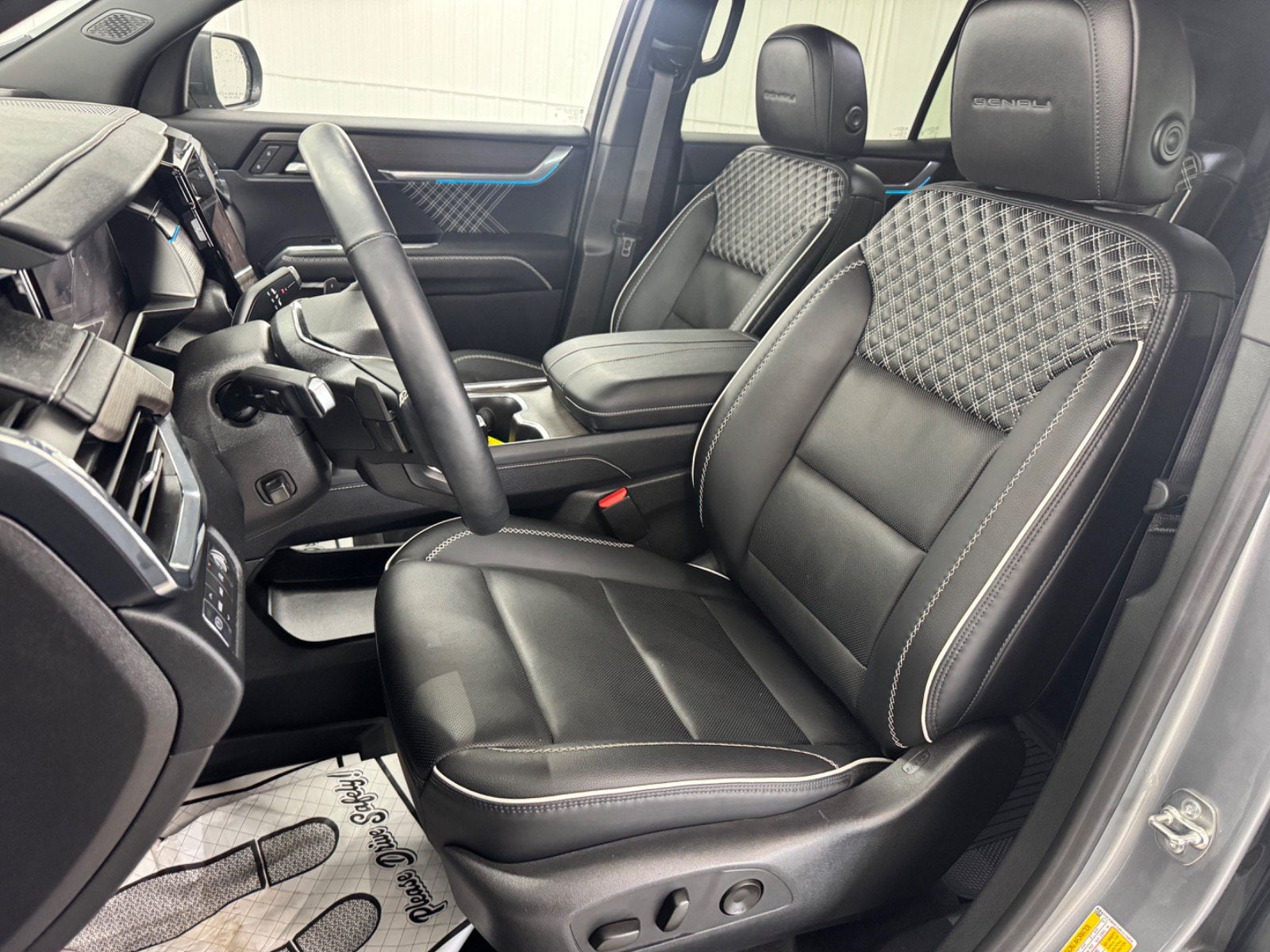 2024 GMC Acadia Denali