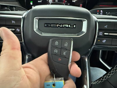 2025 GMC Acadia Denali