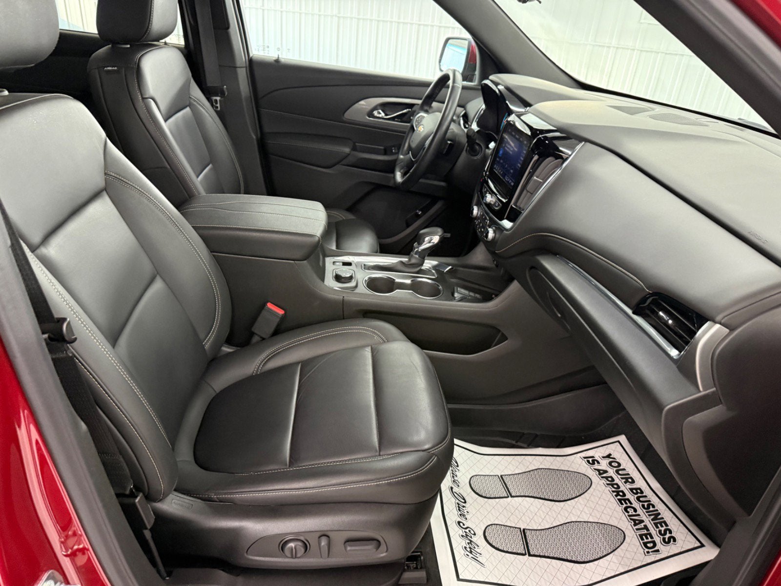 2023 Chevrolet Traverse LT Leather