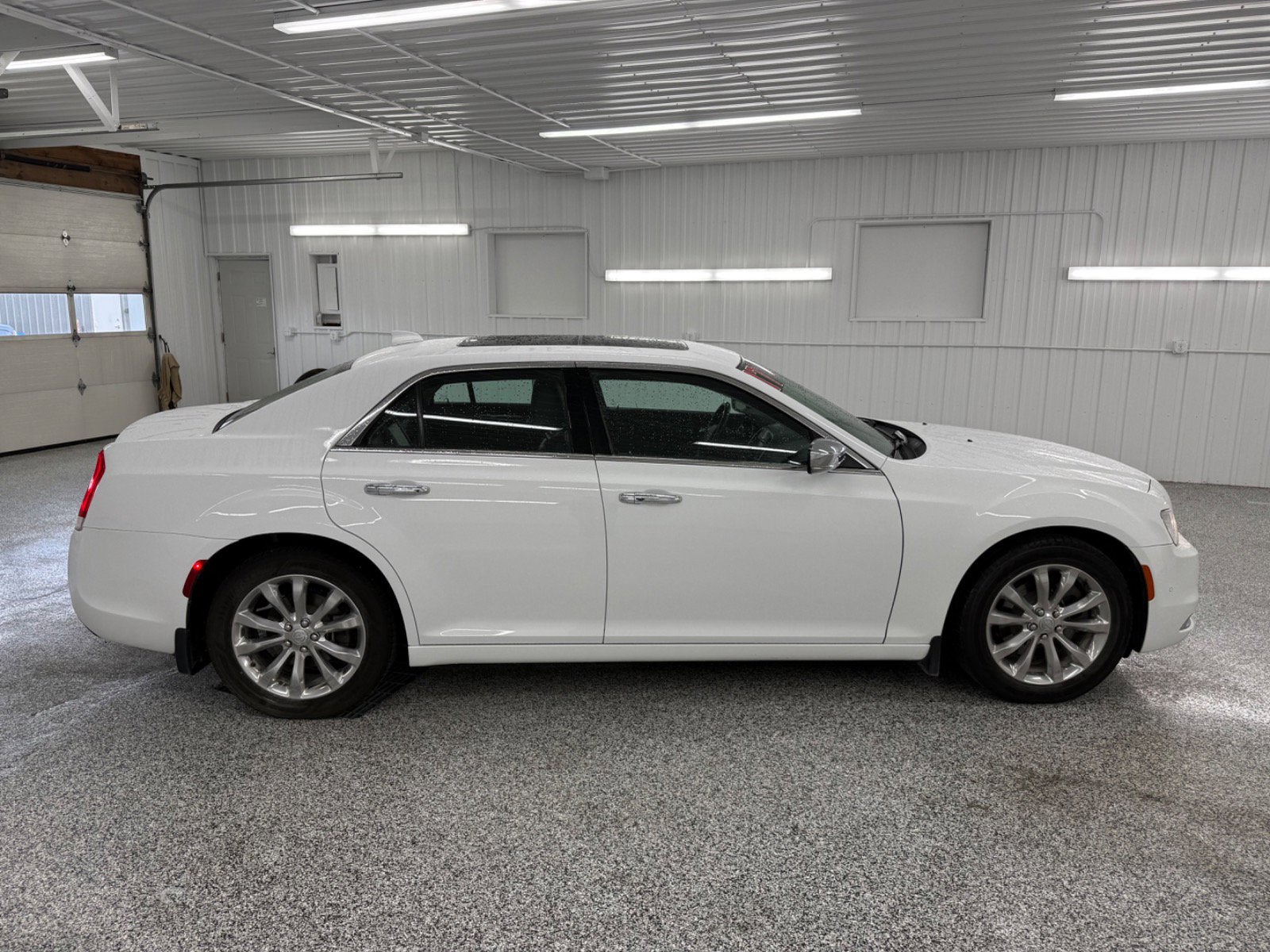 2017 Chrysler 300 300C