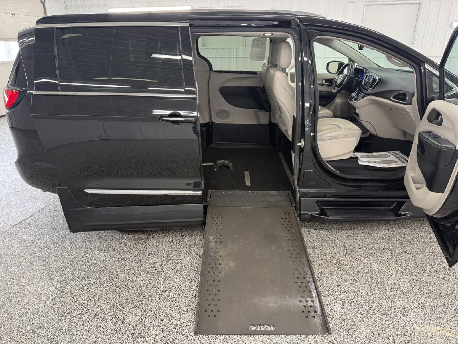 2020 Chrysler Pacifica Touring L