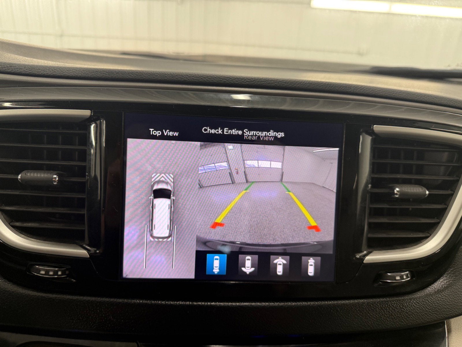 2020 Chrysler Pacifica Touring L