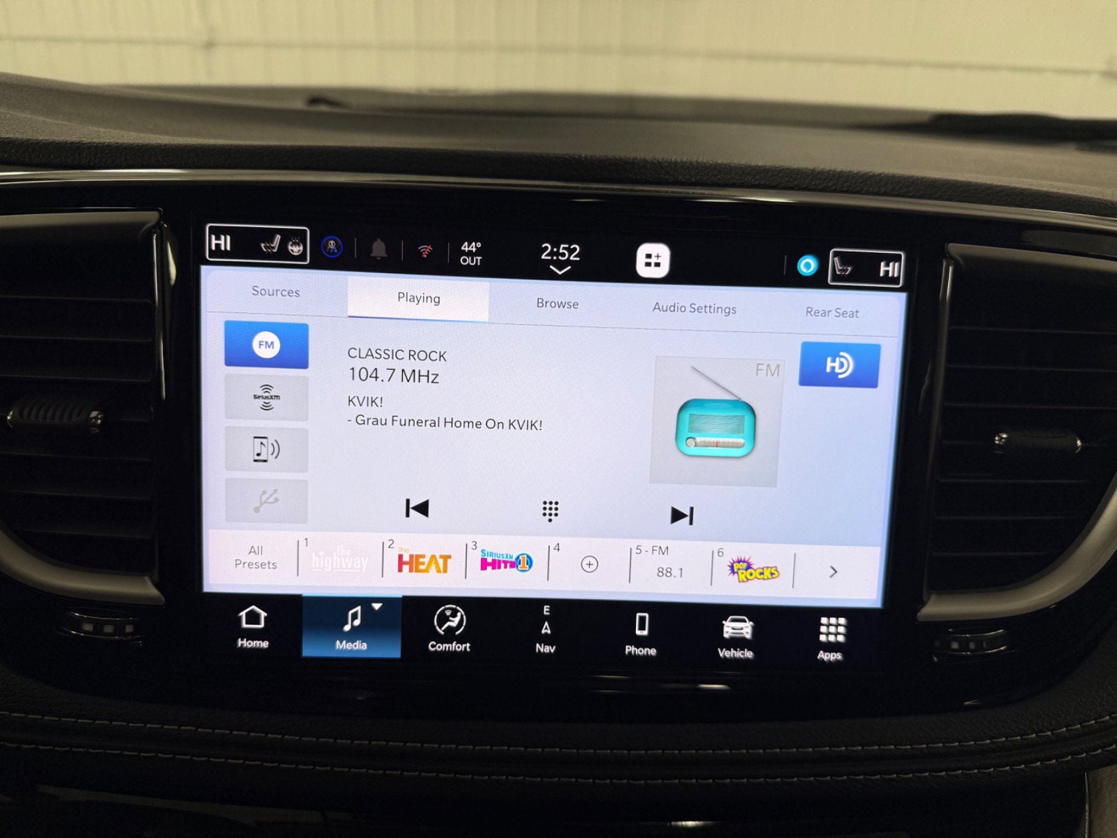 2024 Chrysler Pacifica Touring L