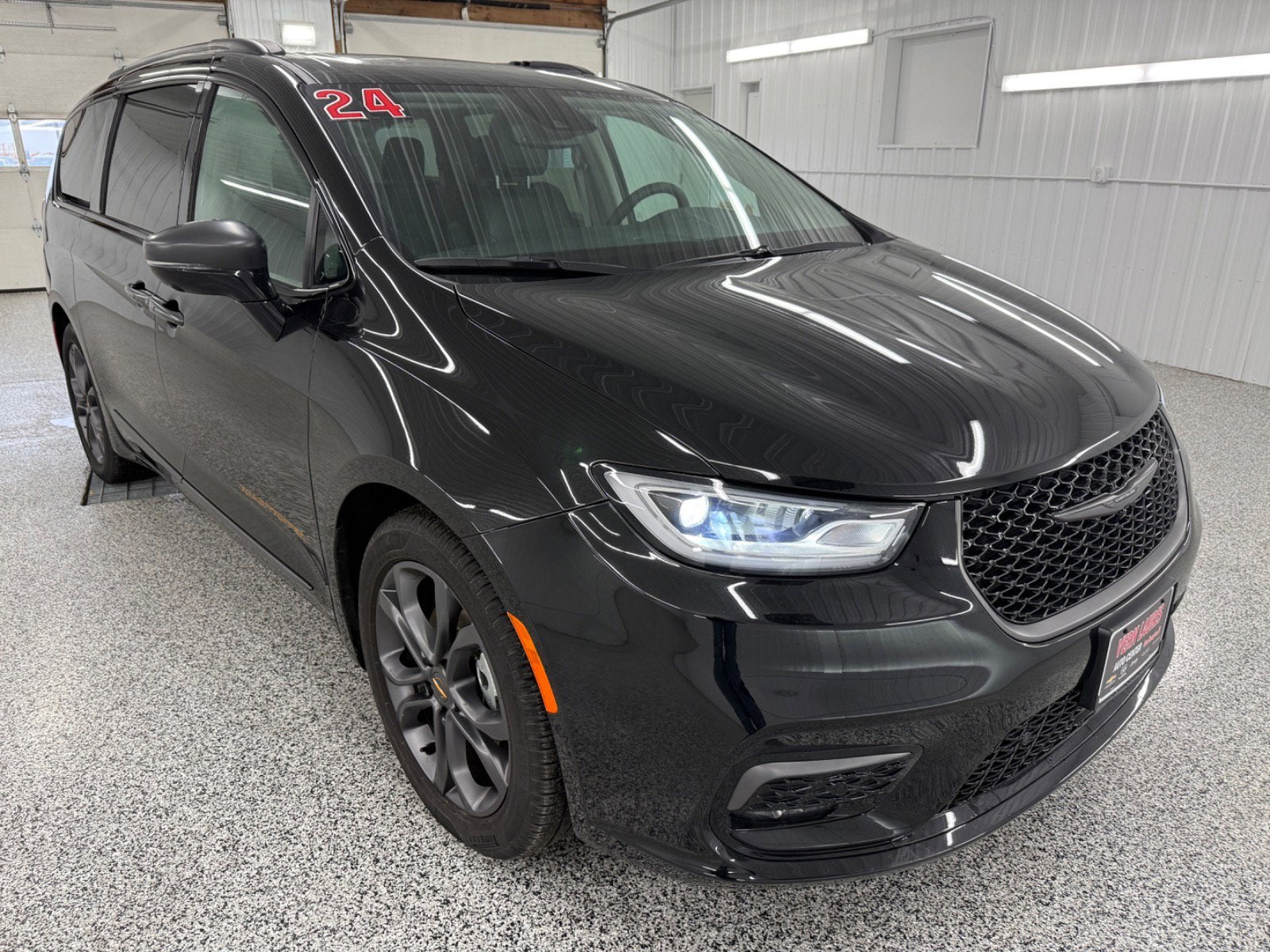 2024 Chrysler Pacifica Touring L