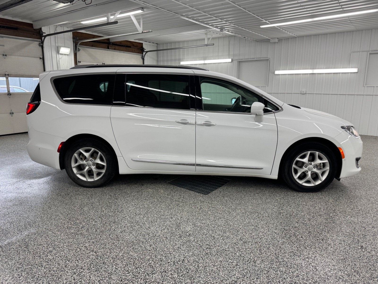 2020 Chrysler Pacifica Touring L