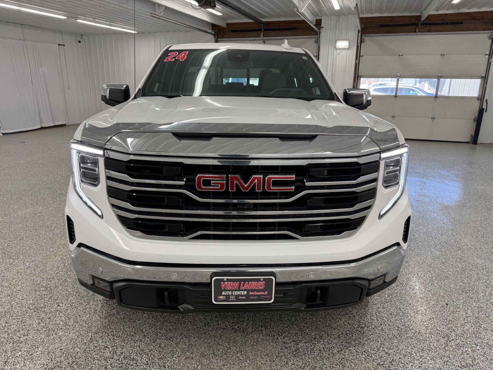 2024 GMC Sierra 1500 SLT