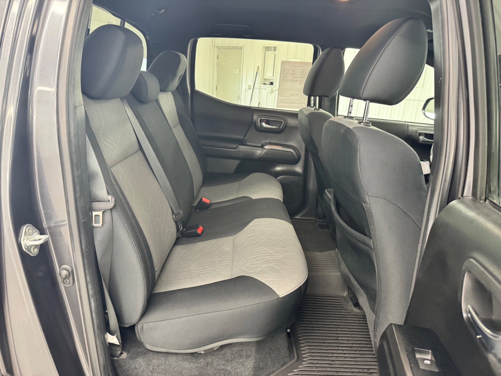 2022 Toyota Tacoma 4WD SR5
