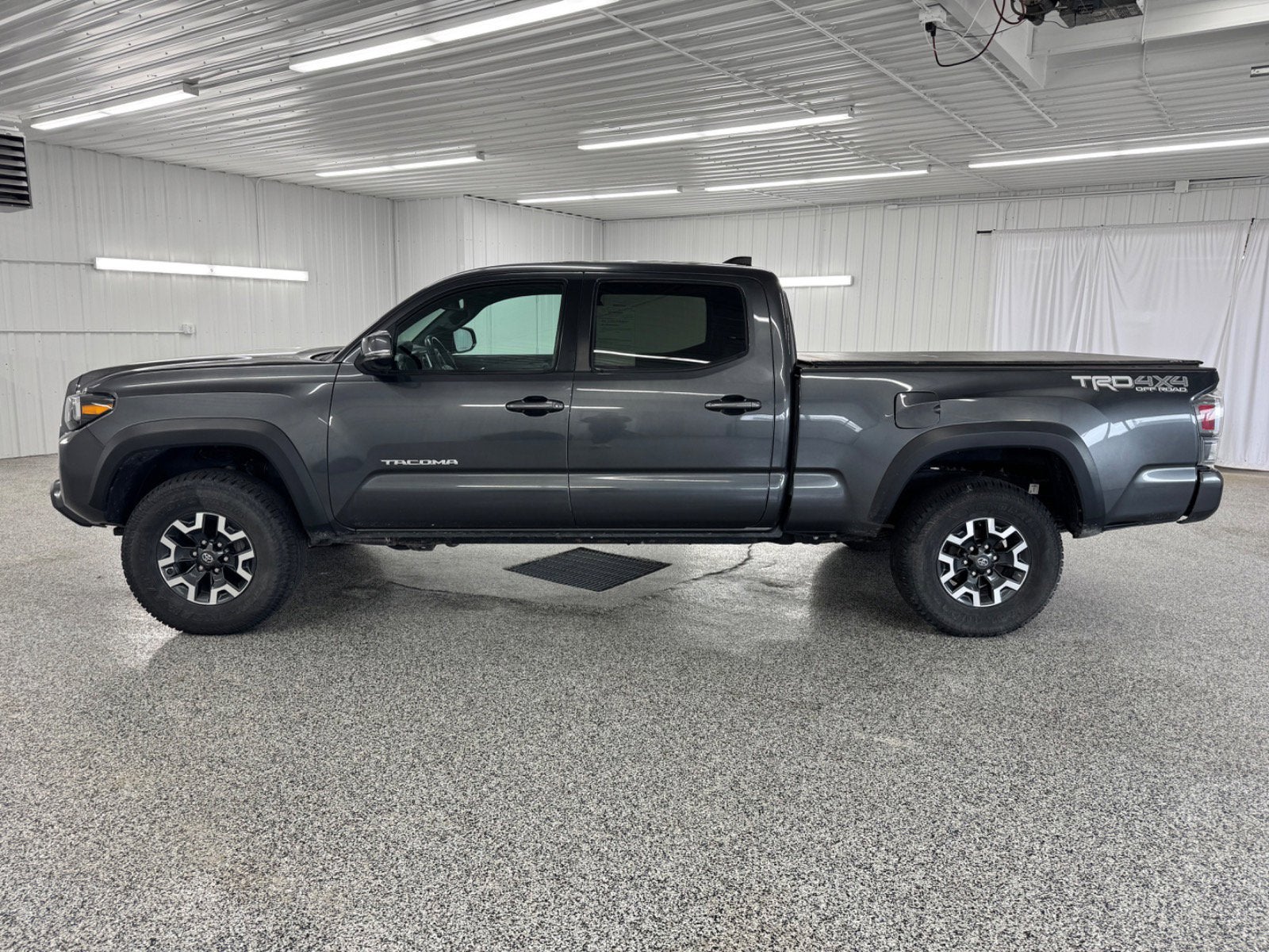 2022 Toyota Tacoma 4WD SR5