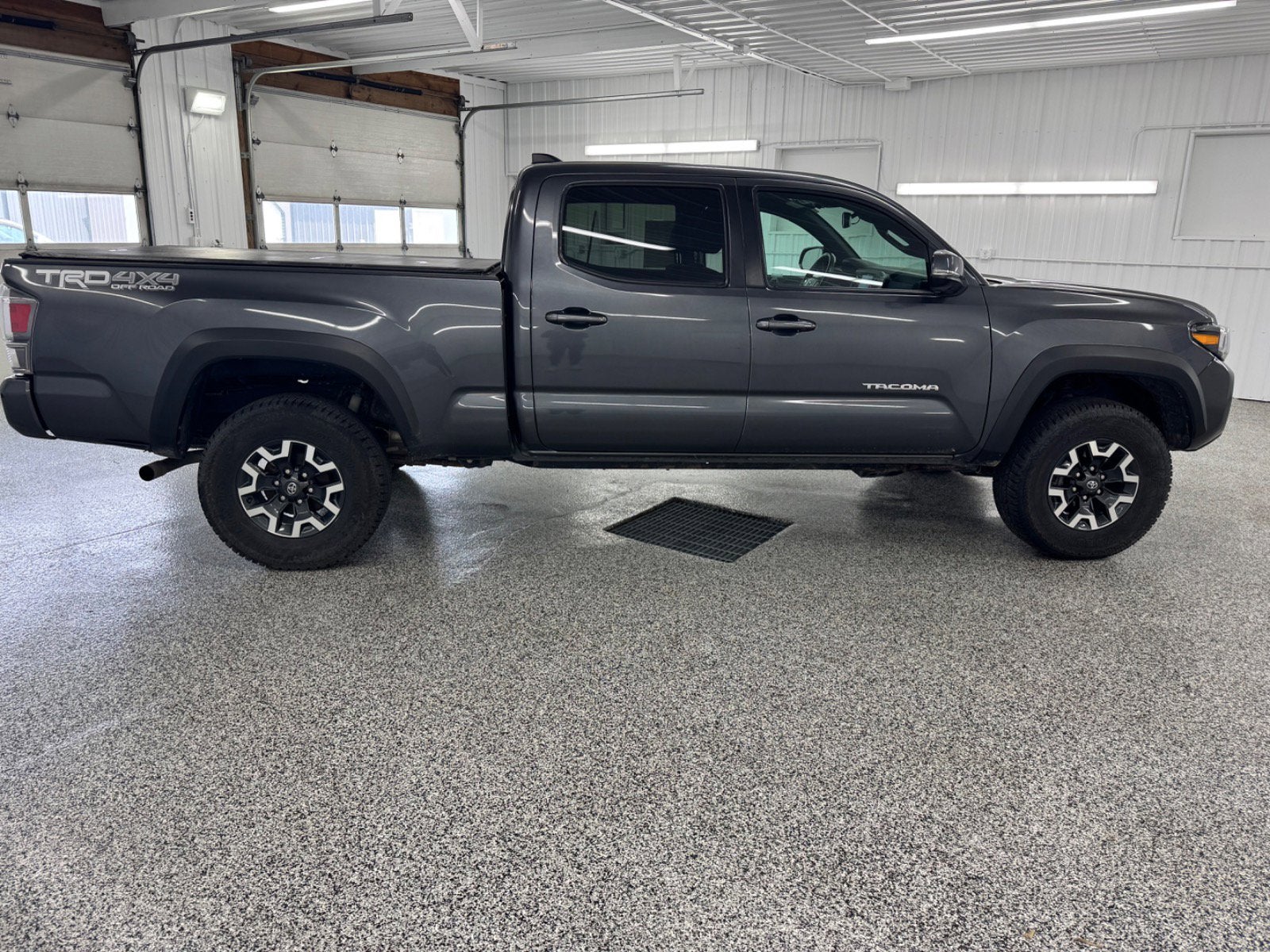 2022 Toyota Tacoma 4WD SR5