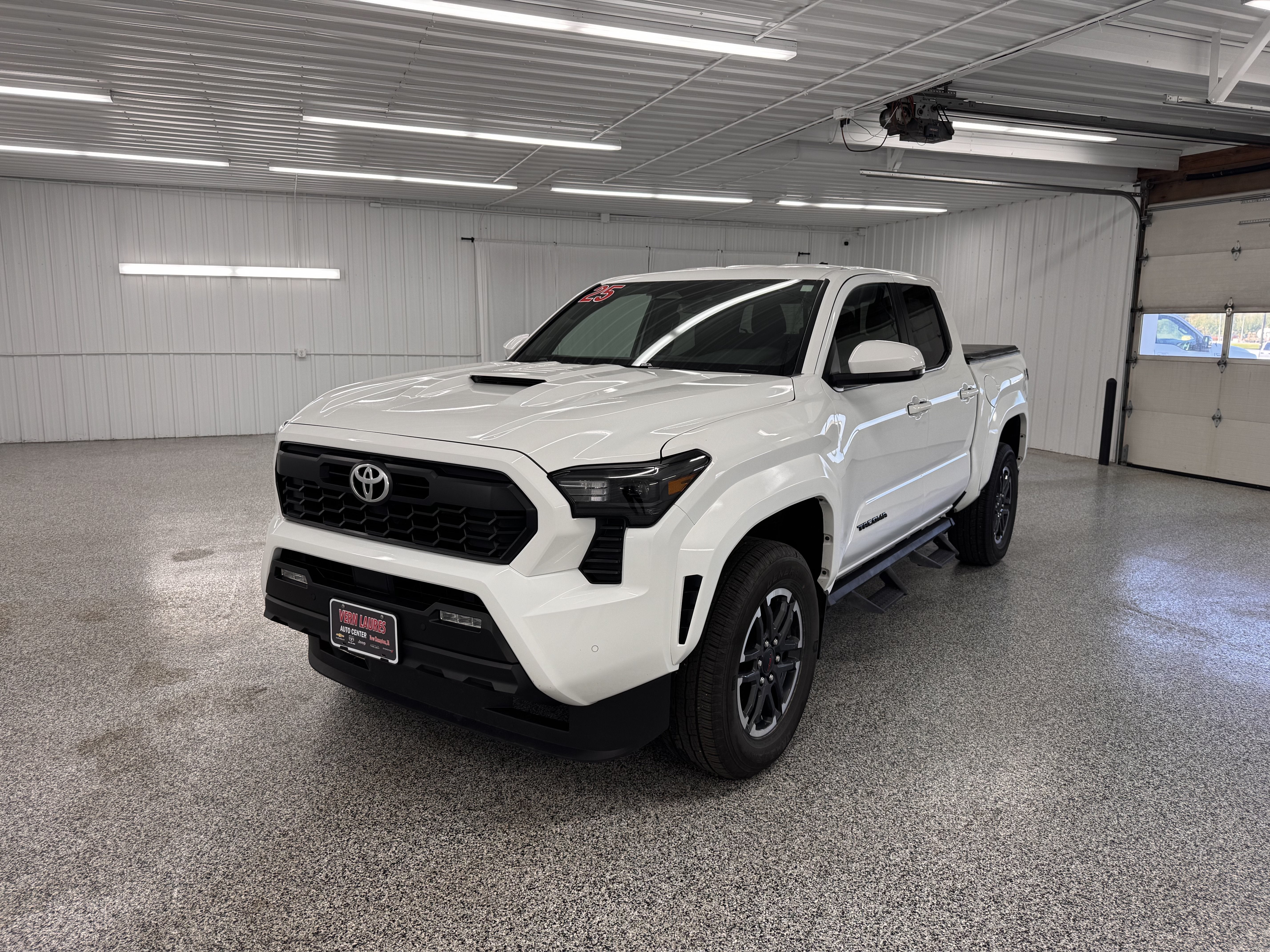 2025 Toyota Tacoma 4WD SR
